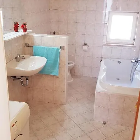Edita Apartman *