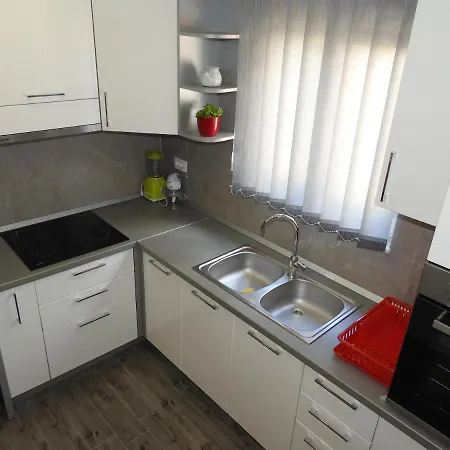 Edita Apartman *